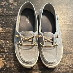 Light gray sperry